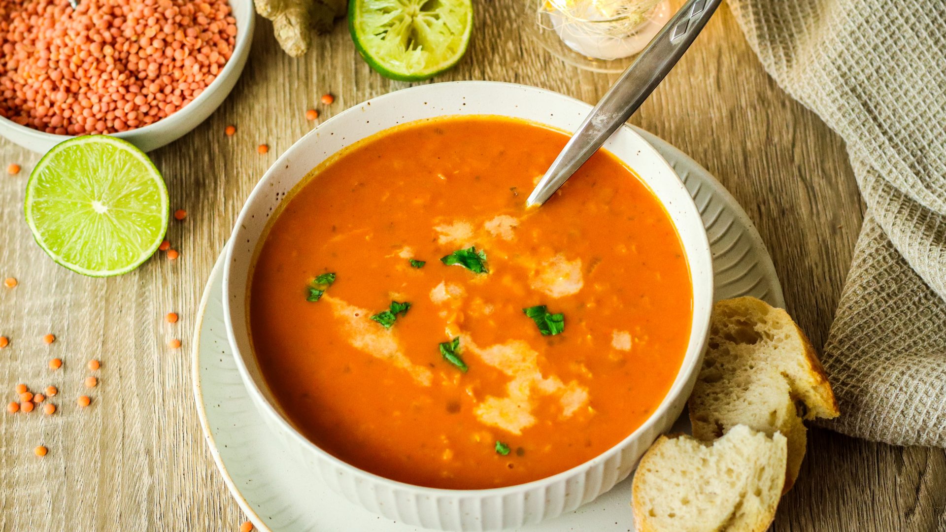 Rezept rote Linsensuppe mit Limette und Kokosmilch